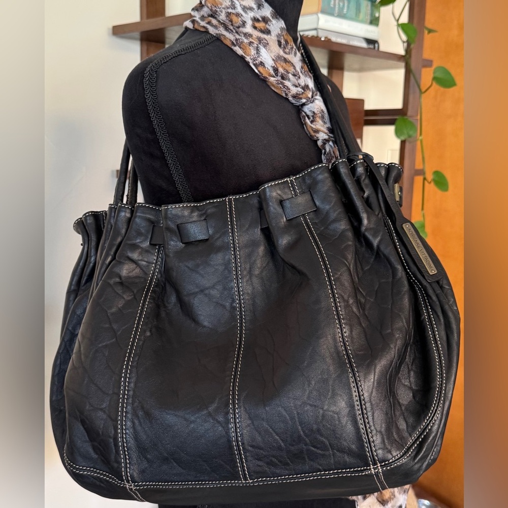 Adrienne Vittadini Gorgeous Black Leather Shoulder Bag - Picture 4 of 12
